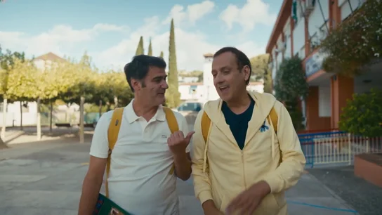 Albert Espinosa recuerda junto a Jesulín su habilidad con el balón cuando era pequeño: "Luego llegó el cáncer y perdí la pierna" Albert Espinosa recuerda junto a Jesulín su habilidad con el balón cuando era pequeño: "Luego llegó el cáncer y perdí la pierna"