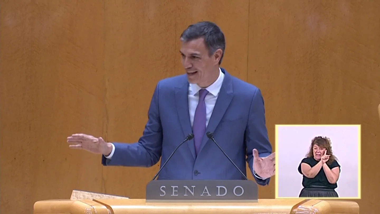 "Bailaba una mezcla de merengue y reguetón": Sánchez no puede evitar reírse tras hacerle esta crítica a Feijóo en el Senado "Bailaba una mezcla de merengue y reguetón": Sánchez no puede evitar reírse tras hacerle esta crítica a Feijóo en el Senado