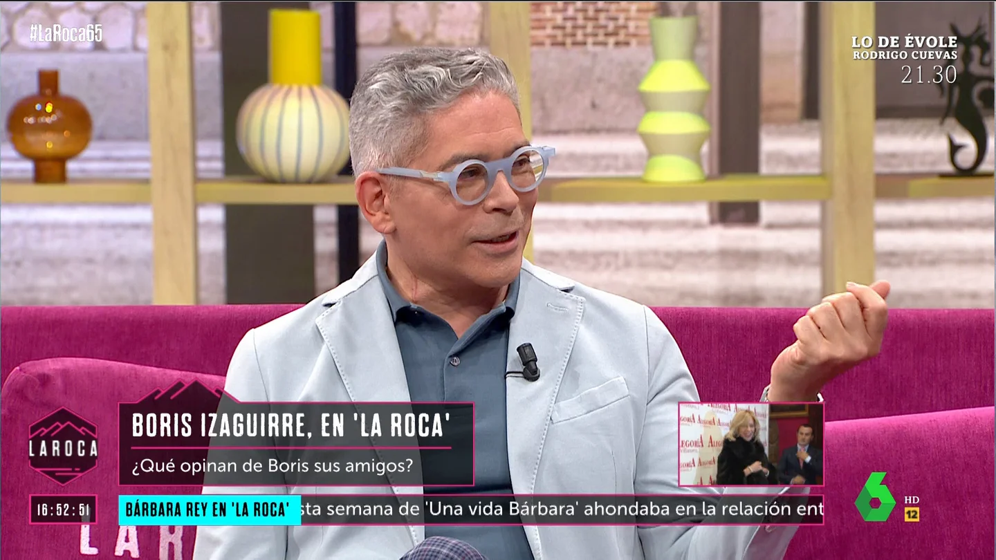 Boris Izaguirre se sincera en La Roca: Disfruto muchísimo seduciendo a chicos heterosexuales "No hay nada que guste más a todo chico heterosexual que un chico gay le diga que le gusta", afirma Boris Izaguirre, que pasó por el plató de La Roca para presentar su zarzuela. Sus reflexiones sobre sus relaciones al completo, en este vídeo.
