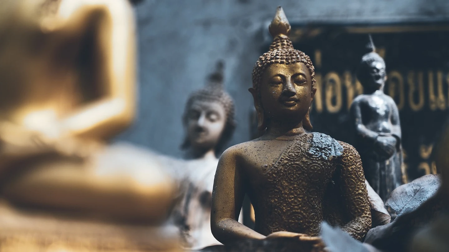 Fotografía de una estatua de Buda Fotografía de una estatua de Buda