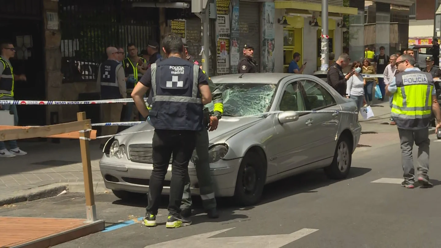Dos muertos en un atropello a gran velocidad en Madrid: el conductor se da a la fuga Dos muertos en un atropello a gran velocidad en Madrid: el conductor se da a la fuga