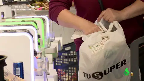 Una persona hace la compra