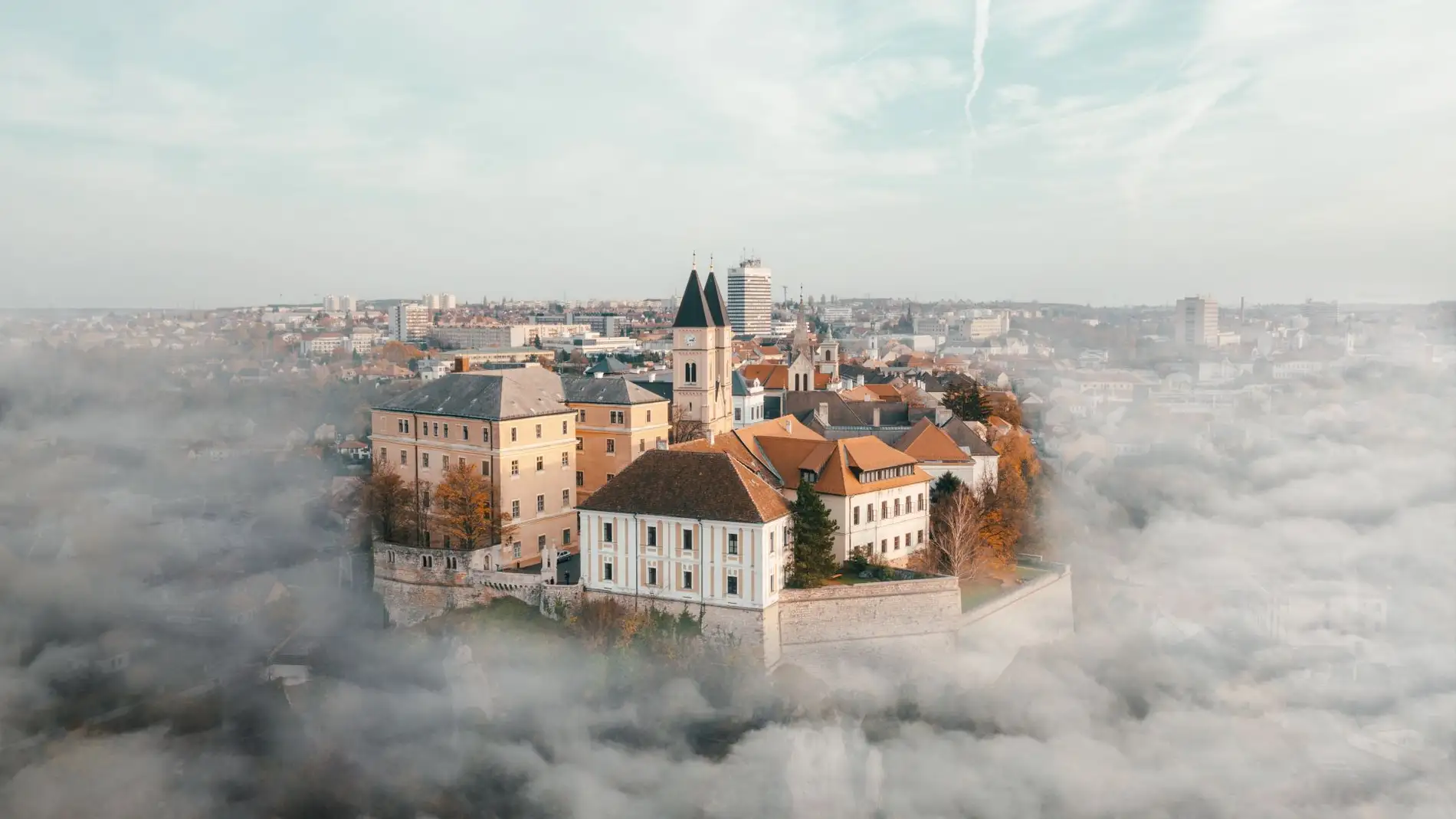 Veszprém es Capital Europea de la Cultura 2023 y está a los pies del “mar de Hungría”