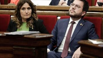 El presidente de la Generalitat, Pere Aragonès, acompañado de la consellera de presidencia, Laura Vilagrà