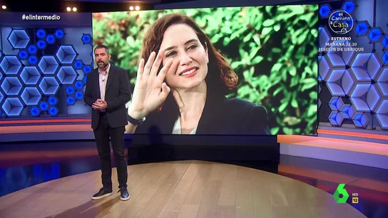 Dani Mateo ironiza sobre la crítica de Ayuso a la justicia social del Gobierno "Sánchez lo llamará salario mínimo, ley de vivienda, impuesto a las grandes empresas, pero es una venganza hacia los ricos solo por ser ricos", afirma Dani Mateo en este irónico análisis sobre las palabras de Ayuso en un acto de precampaña.