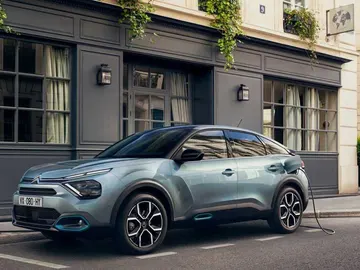 Nueva mecánica más potente para los Citroën ë-C4 y ë-C4 X Nueva mecánica más potente para los Citroën ë-C4 y ë-C4 X