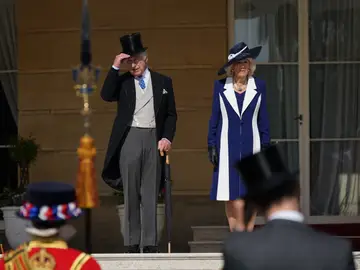 Carlos III y Camila Parker Bowles, en la fiesta del Palacio de Buckingham previa a la coronación del rey