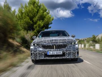 Dos cortos vídeos nos adelantan detalles del muy esperado BMW i5
