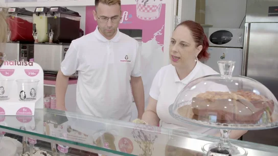 "Esto no es 'El chiringuito Noelia', esto es 'Mamma Luisa'": el enfado de el jefe infiltrado ante el 'toque Noelia' "Esto no es 'El chiringuito Noelia', esto es 'Mamma Luisa'": el enfado de el jefe infiltrado ante el 'toque Noelia'