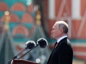 Putin bombs Ukraine on Victory Day while accusing the West of ‘unleashing a real war’