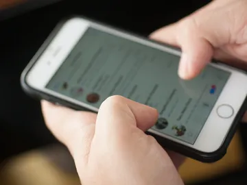 Chateando en WhatsApp Chateando en WhatsApp