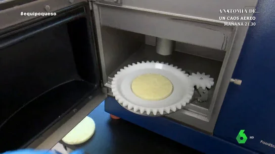 Un experto alerta del "fraude ingente" en la venta de queso manchego: "En el mercado hay falso queso que se está consumiendo" Un experto alerta del "fraude ingente" en la venta de queso manchego: "En el mercado hay falso queso que se está consumiendo"