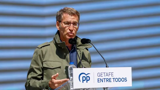 El presidente nacional del Partido Popular, Alberto Núñez Feijóo durante su intervención en el mitin que el partido ofrece este sábado en Getafe. El presidente nacional del Partido Popular, Alberto Núñez Feijóo durante su intervención en el mitin que el partido ofrece este sábado en Getafe.