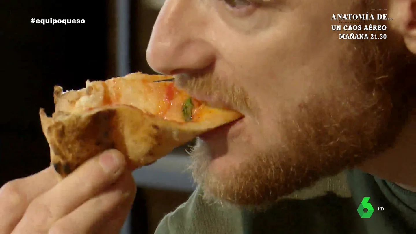 "Me la podrían colar perfectamente": la reflexión de un comensal tras probar una pizza elaborada con sucedáneos de queso "Me la podrían colar perfectamente": la reflexión de un comensal tras probar una pizza elaborada con sucedáneos de queso