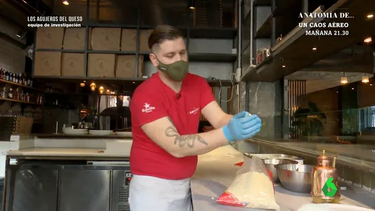 "No sabes ni lo que te estás comiendo": la advertencia de un cocinero tras analizar un preparado de "queso" para pizzas "No sabes ni lo que te estás comiendo": la advertencia de un cocinero tras analizar un preparado de "queso" para pizzas