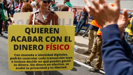 Manifestación del mundo rural bajo el lema "Descubre y defiende tu tierra" en Madrid. Manifestación del mundo rural bajo el lema "Descubre y defiende tu tierra" en Madrid.