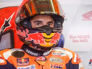 Marc M&aacute;rquez, en el box de Honda