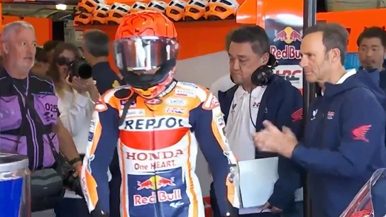 Marc Márquez, camino al box de Honda Marc Márquez, camino al box de Honda