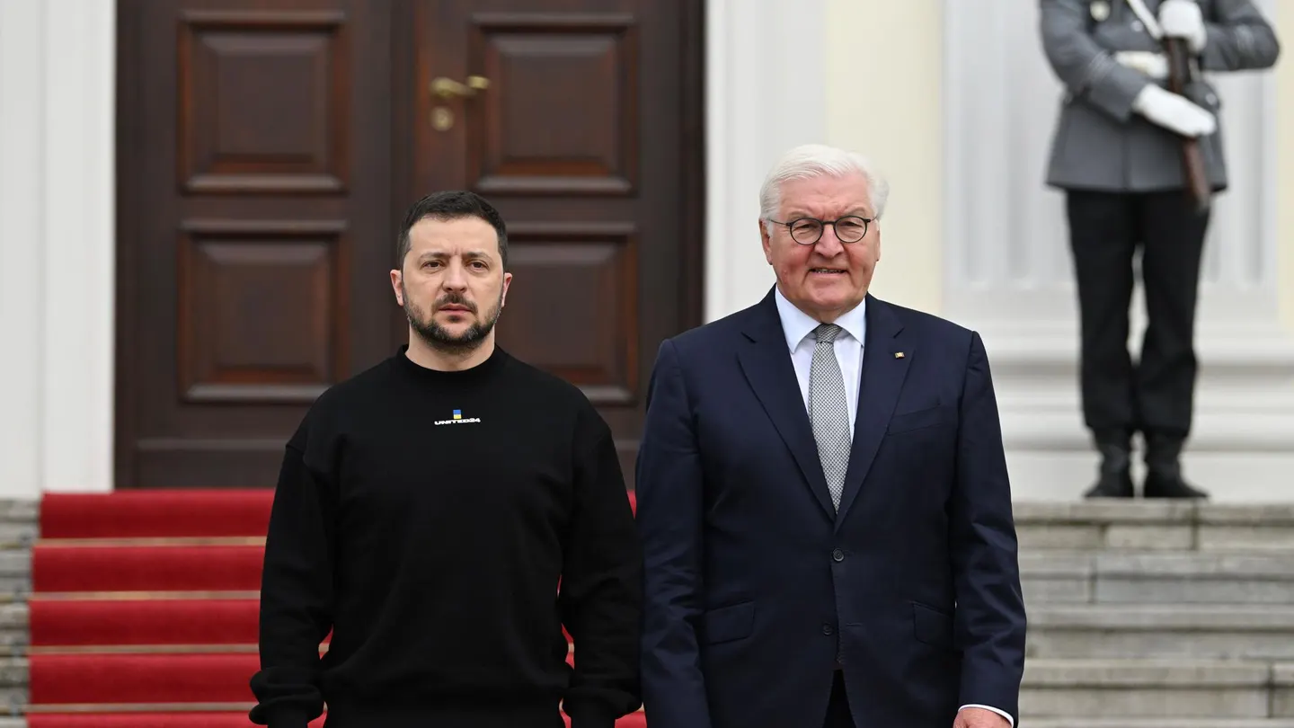 El presidente de Ucrania, Volodimir Zelenski, y el de Alemania, Frank-Walter Steinmeier. El presidente de Ucrania, Volodimir Zelenski, y el de Alemania, Frank-Walter Steinmeier.