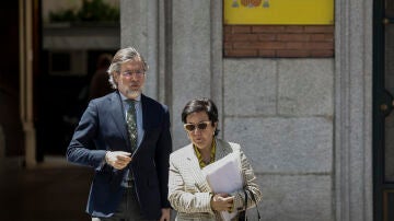 Cristina Dexeus, presidenta de la Asociación de Fiscales, y Juan José Carbonero, vocal de la Asociación Profesional de la Magistratura (APM).