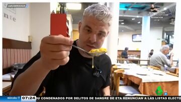 Un valenciano se atreve a probar una paella en un restaurante de Argentina... y esto es lo que pasa