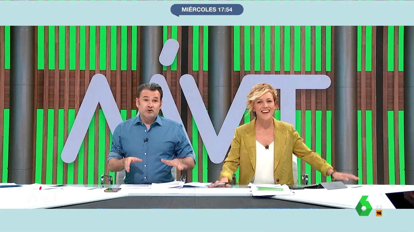 El dardo de Cristina Pardo a Iñaki López por sus ausencias en el programa "Vamos a aprovechar que hoy Iñaki ha querido venir a trabajar", bromea la presentadora de Más Vale Tarde con su compañero, que en este vídeo no duda en entrar al trapo: "Acabo de llegar y se me está haciendo larguísima la tarde".