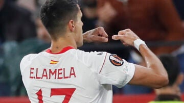 El centrocampista del Sevilla Erik Lamela celebra tras marcar el segundo gol ante la Juventus