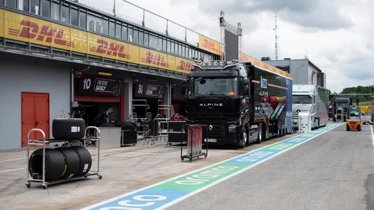 Los equipos recogen sus materiales de Imola para enviarlas a Mónaco Los equipos recogen sus materiales de Imola para enviarlas a Mónaco