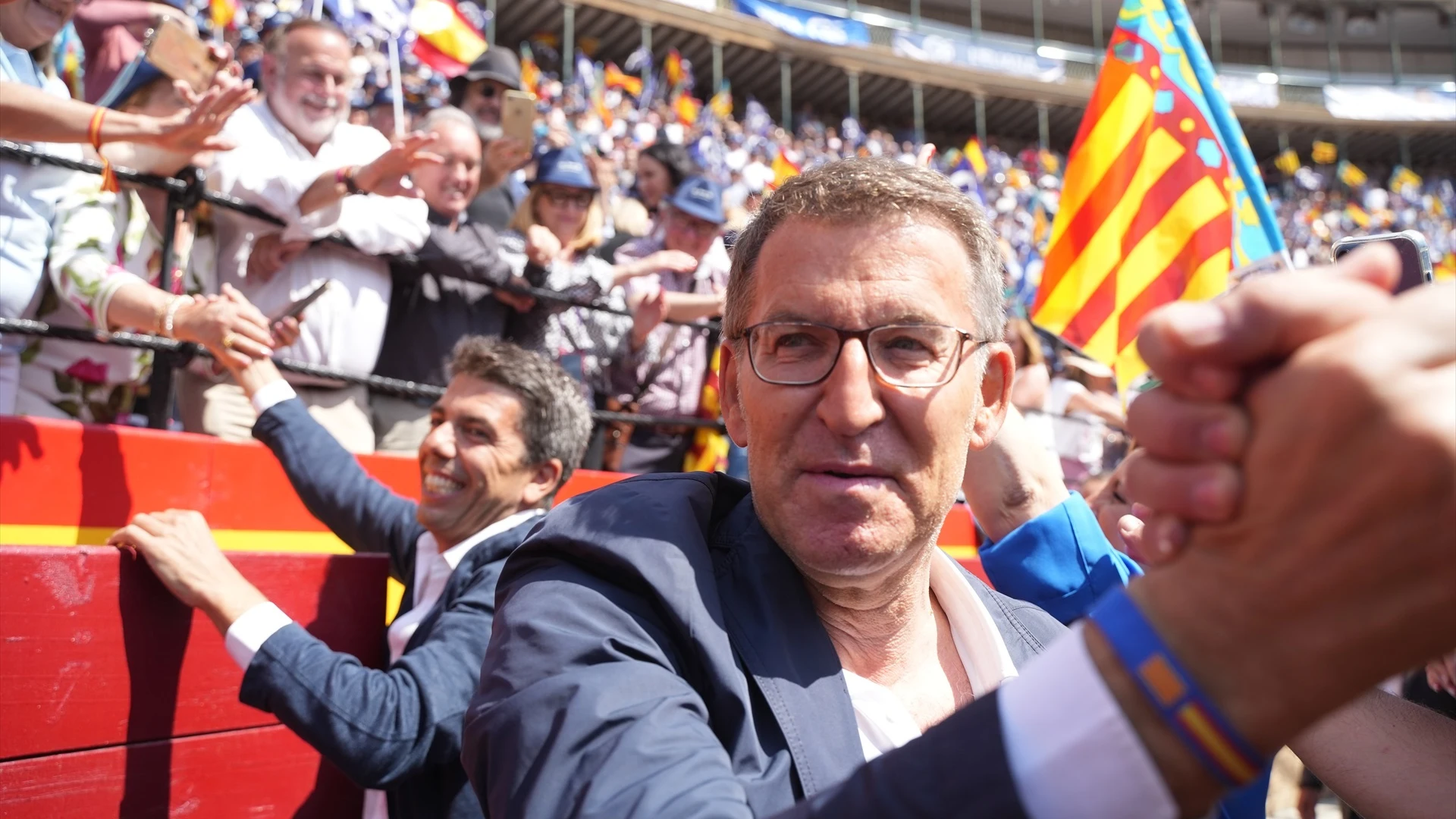 El presidente del Partido Popular, Alberto Núñez Feijóo, y el presidente del PP de la Comunitat Valenciana, Carlos Mazón Guixot.