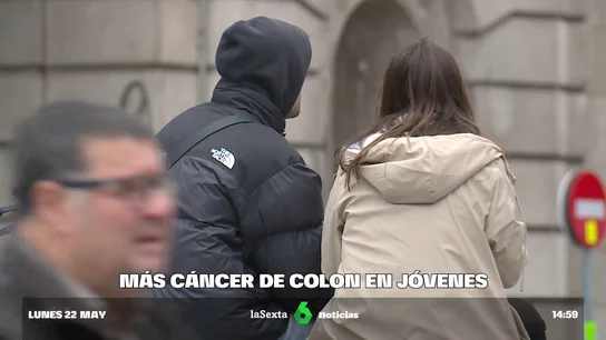 Aumentan los casos de cáncer de colon en jóvenes: estos son los motivos, los síntomas y cómo prevenirlo Según un estudio realizado por oncólogos estadounidenses, los casos de cáncer de colon entre personas menores de 50 años estarían creciendo un 3% al año y en 2030 ya podría ser la principal causa de muerte por cáncer en este rango de edad.