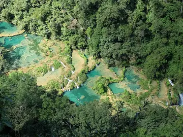 Semuc Champey: la historia tras su nombre y por qué es uno de los rincones más mágicos de Guatemala Semuc Champey: la historia tras su nombre y por qué es uno de los rincones más mágicos de Guatemala