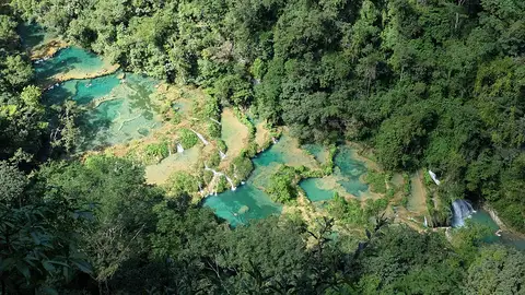 Semuc Champey: la historia tras su nombre y por qué es uno de los rincones más mágicos de Guatemala Semuc Champey: la historia tras su nombre y por qué es uno de los rincones más mágicos de Guatemala