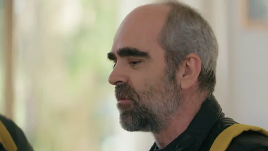 Luis Tosar recuerda a su amigo de la infancia, fallecido de cáncer con 30 años: "Lo superó dos veces hasta que en la tercera se fue" Luis Tosar recuerda a su amigo de la infancia, fallecido de cáncer con 30 años: "Lo superó dos veces hasta que en la tercera se fue"