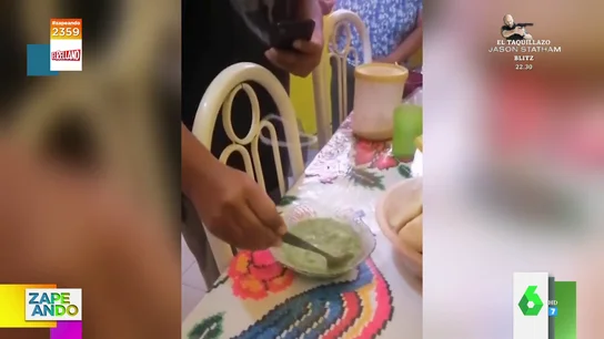 La salsa de chiles "explosiva" que arrasa en Internet: "Mojas ahí el pan y te tienen que hacer trasplante de lengua" La salsa de chiles "explosiva" que arrasa en Internet: "Mojas ahí el pan y te tienen que hacer trasplante de lengua"