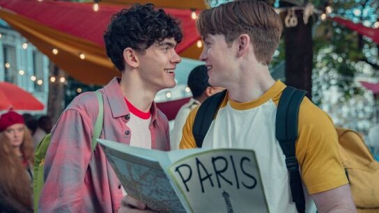 Nick (Kit Connor) y Charlie (Joe Locke) inician una nueva etapa en 'Heartstopper' T2, con viaje a Par&iacute;s inclu&iacute;do.