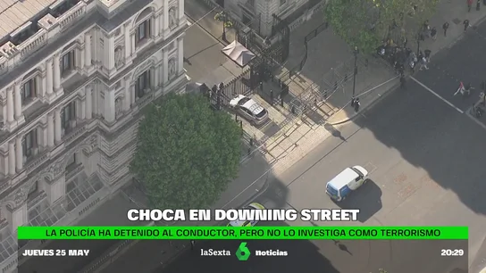 Un coche se estrella en Londres contra las puertas de acceso a Downing Street Un coche se estrella en Londres contra las puertas de acceso a Downing Street