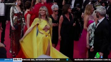 El descuido de Heidi Klum con su atrevido escote en el Festival de Cannes por el que se le ve el pezón