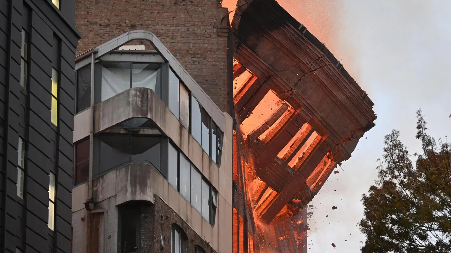 Un incendio provoca el colapso de un edificio de siete plantas en Sídney Un incendio provoca el colapso de un edificio de siete plantas en Sídney