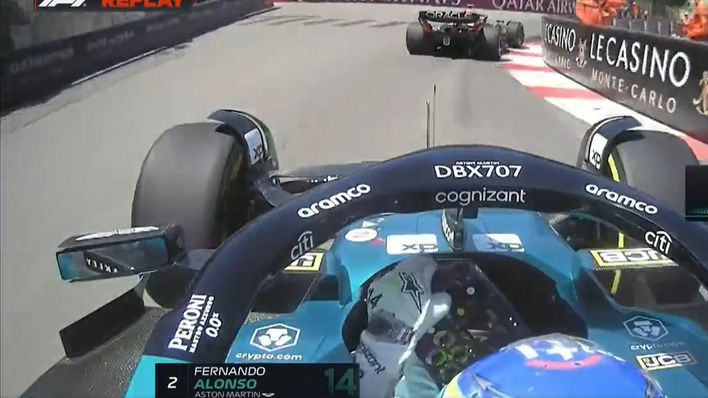Fernando Alonso se encuentra con Pérez Fernando Alonso se encuentra con Pérez