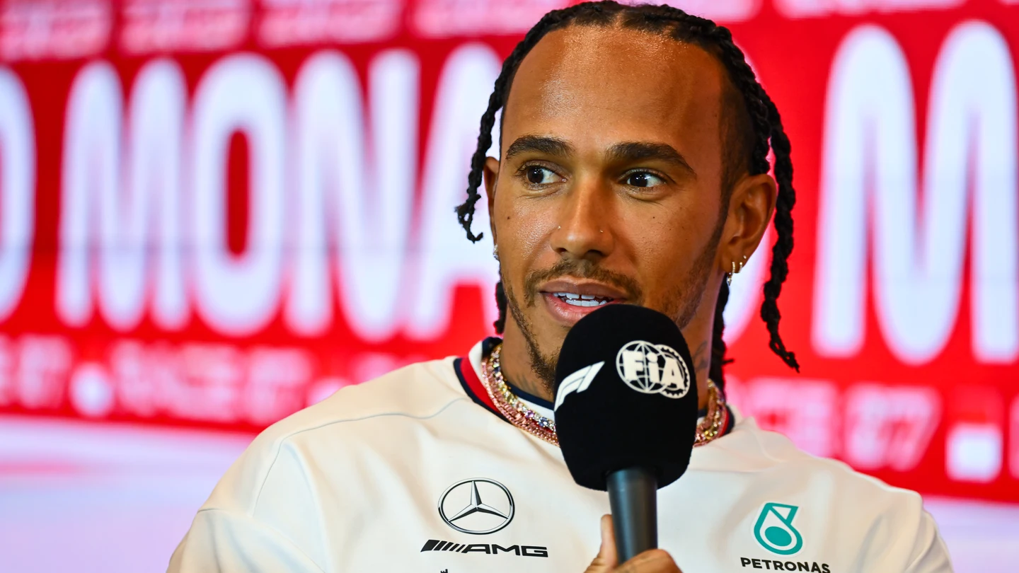 Lewis Hamilton 'pasa' de Ferrari y anuncia su decisión con Mercedes Lewis Hamilton 'pasa' de Ferrari y anuncia su decisión con Mercedes