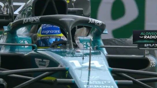 Fernando Alonso, en una radio con Aston Martin Fernando Alonso, en una radio con Aston Martin
