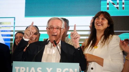 Xavier Trias gana las elecciones en Barcelona y podría arrebatarle el Ayuntamiento a Colau Xavier Trias gana las elecciones en Barcelona y podría arrebatarle el Ayuntamiento a Colau