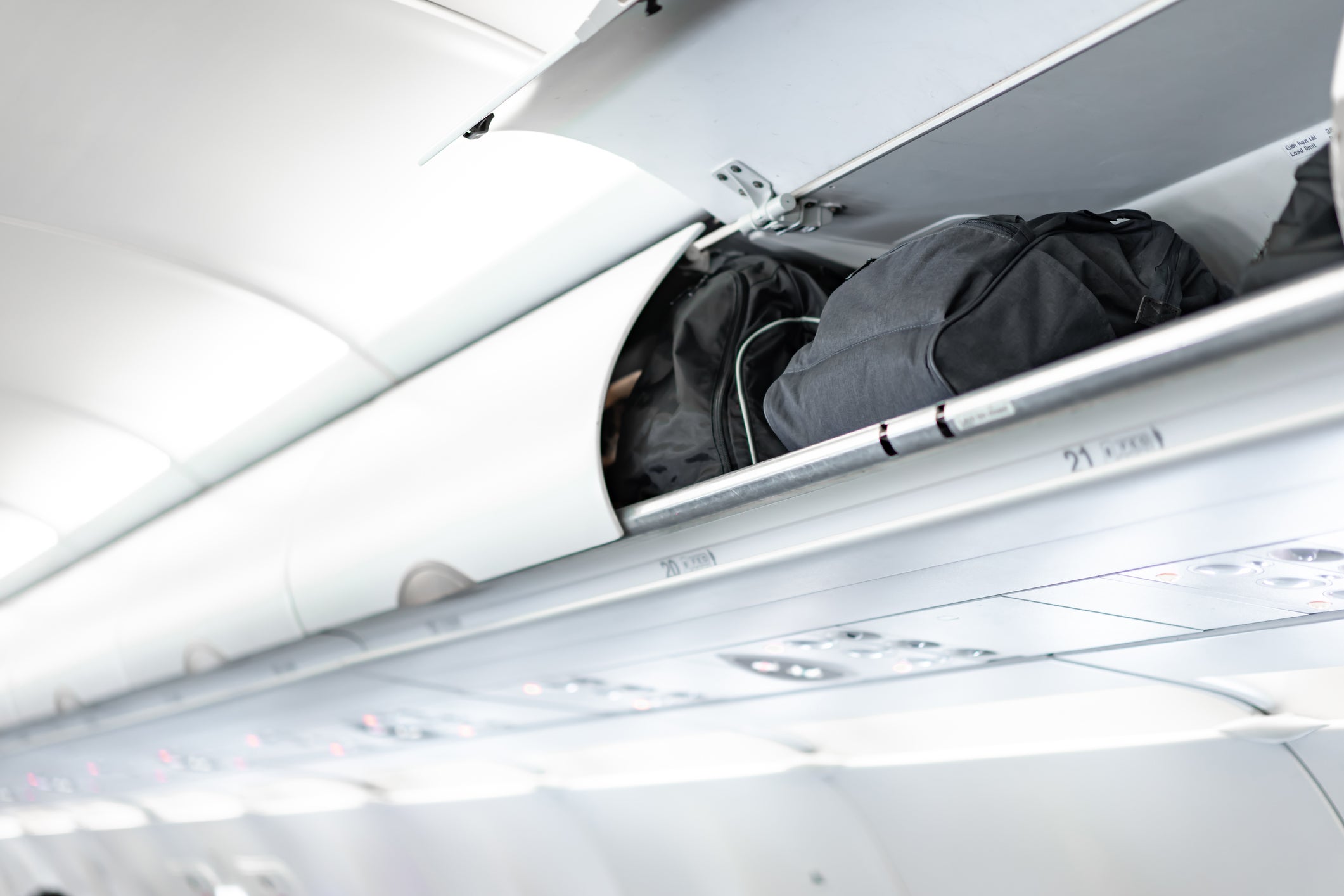 hierba rock élite La nueva mochila de Amazon para viajar en avión sin pagar más por el  equipaje de mano