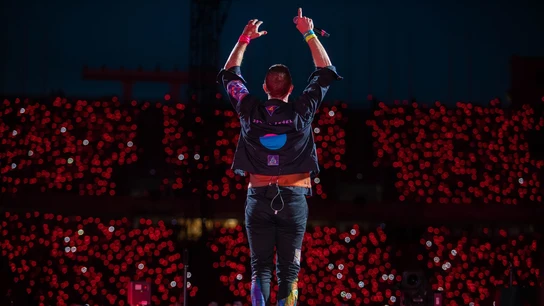 El cantante de la banda británica Coldplay, Chris Martin, durante un concierto en el Estadi Olímpic Lluís Companys. El cantante de la banda británica Coldplay, Chris Martin, durante un concierto en el Estadi Olímpic Lluís Companys.