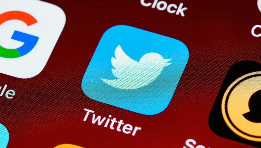 Twitter se despide del código de la Unión Europea contra la desinformación