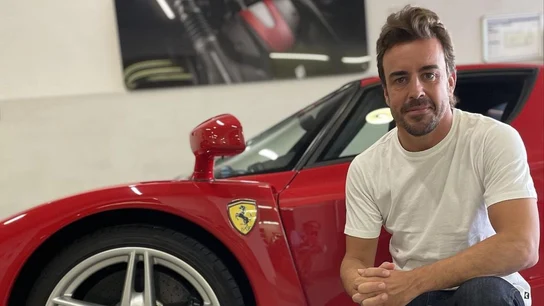 Fernando Alonso y su Ferrari Enzo Fernando Alonso y su Ferrari Enzo