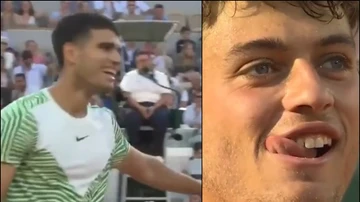 ¡Carlos Alcaraz es un mago! La cara del rival lo dice todo en su estreno en Roland Garros