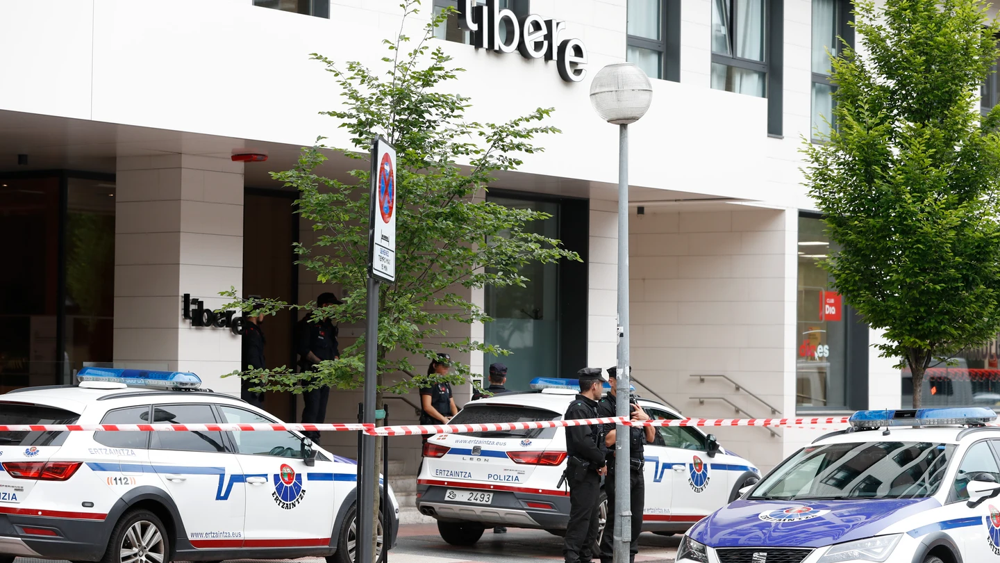 Vista del apartahotel de Vitoria donde fue localizado el cadáver de la mujer embarazada asesinada a manos de su expareja Vista del apartahotel de Vitoria donde fue localizado el cadáver de la mujer embarazada asesinada a manos de su expareja