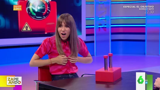 "Me han dolido hasta las tetas": la reacción de María Gómez tras recibir un calambrazo al fallar una pregunta sobre Isabel Forner "Me han dolido hasta las tetas": la reacción de María Gómez tras recibir un calambrazo al fallar una pregunta sobre Isabel Forner