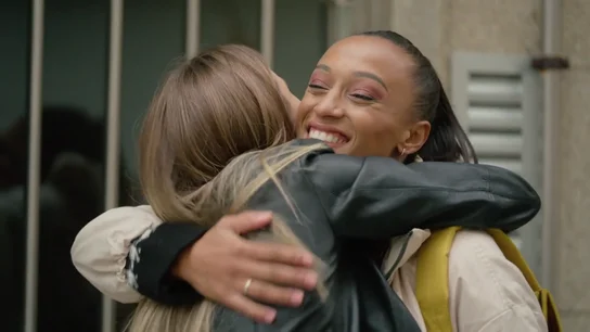 "Esta es María, la robanovios": Ana Peleteiro presenta a su mejor amiga de la infancia a Albert Espinosa "Esta es María, la robanovios": Ana Peleteiro presenta a su mejor amiga de la infancia a Albert Espinosa